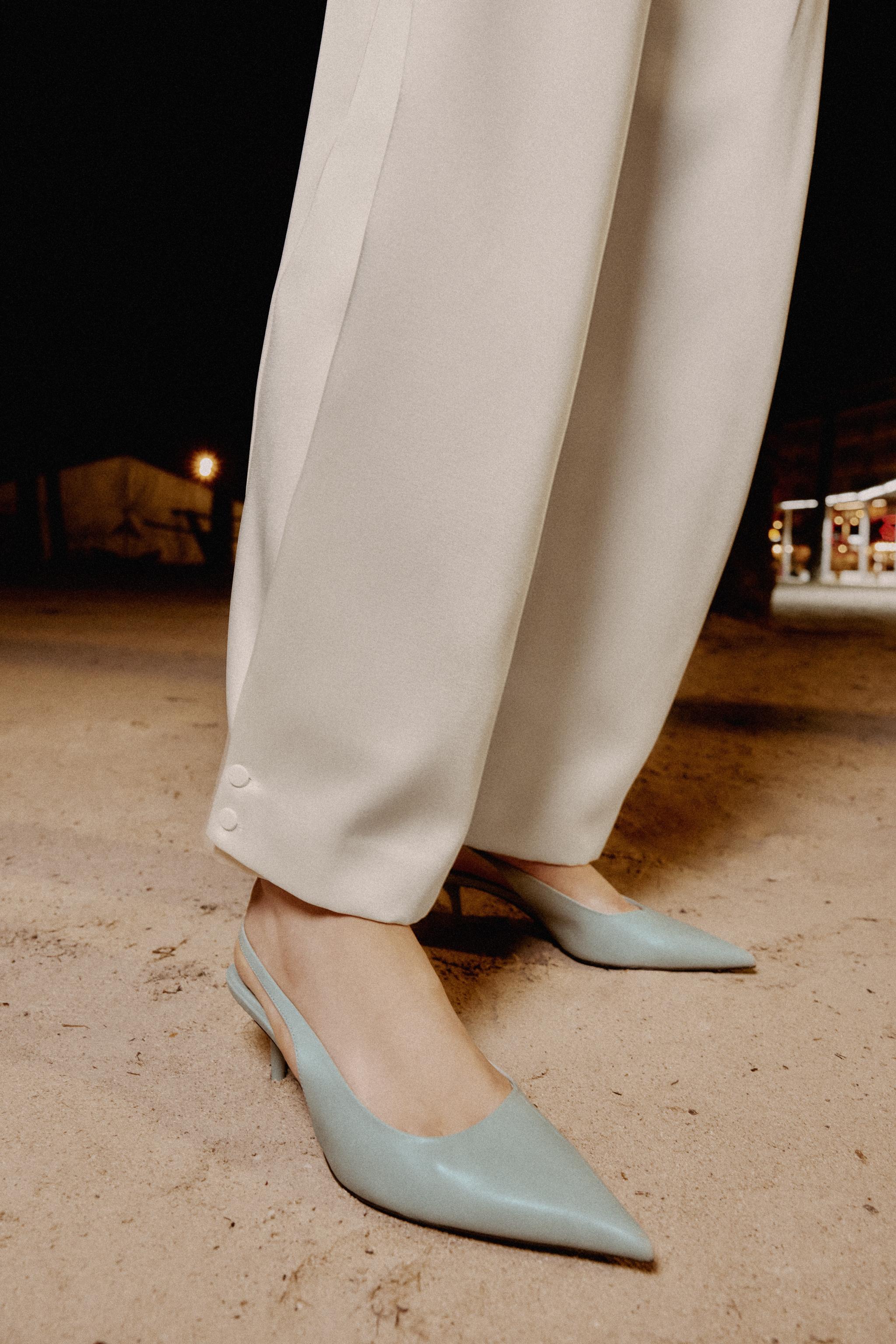 SLINGBACK HEELS
